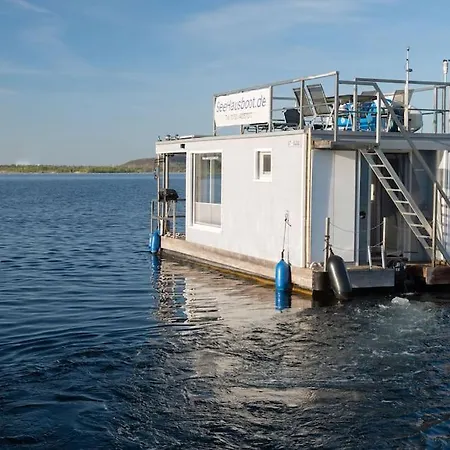 Seehausboot/geiseltalsee Inkl. 2 Sups Und Kanu