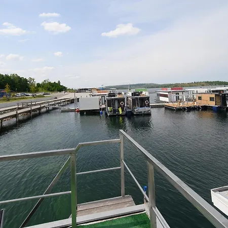 Seehausboot/geiseltalsee Inkl. 2 Sups Und Kanu Botel *