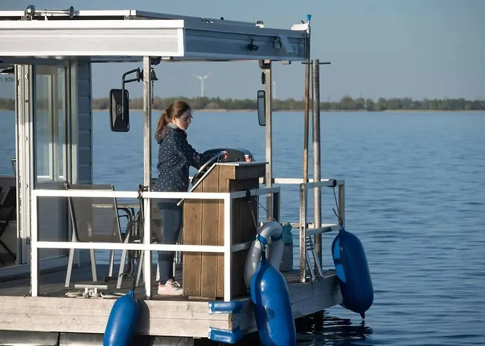Seehausboot/geiseltalsee Inkl. 2 Sups Und Kanu * Braunsbedra
