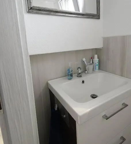 Seehausboot/geiseltalsee Inkl. 2 Sups Und Kanu