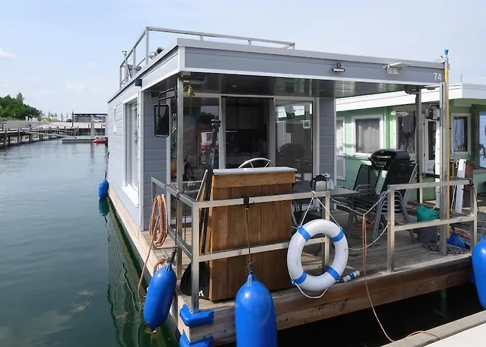 Ботель Seehausboot/geiseltalsee Inkl. 2 Sups Und Kanu