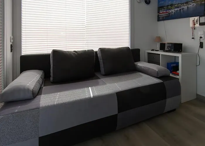 Seehausboot/geiseltalsee Inkl. 2 Sups Und Kanu Ботель