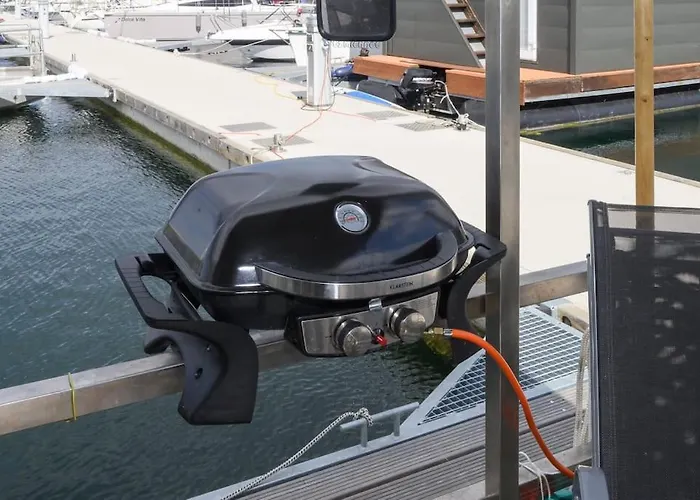 Ботель Seehausboot/geiseltalsee Inkl. 2 Sups Und Kanu