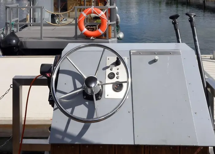 Ботель Seehausboot/geiseltalsee Inkl. 2 Sups Und Kanu Braunsbedra