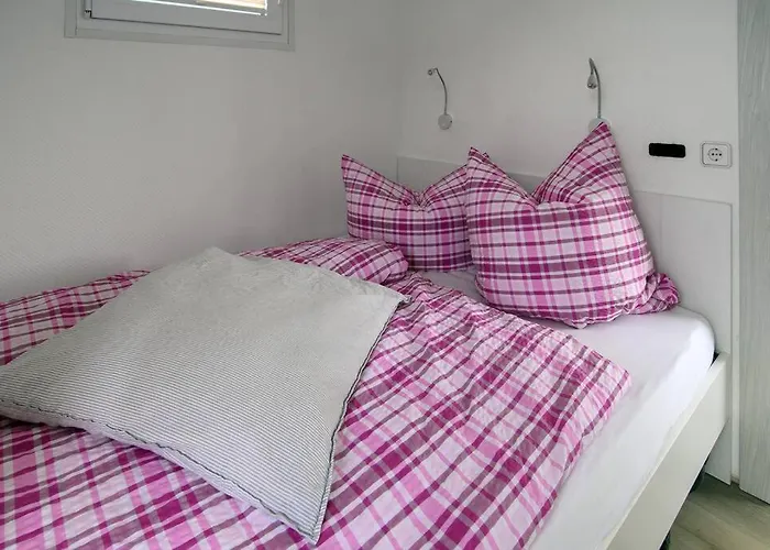 Ботель Seehausboot/geiseltalsee Inkl. 2 Sups Und Kanu